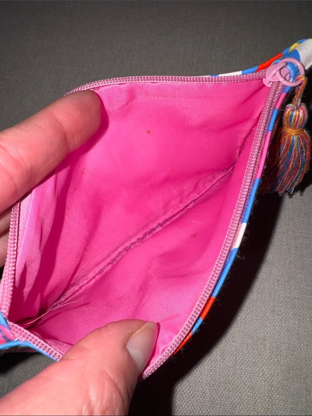 Ipsy MakeUp Bag-Gently Used-1990’s Retro Vibes Print-String Tassel-Pink/Blue